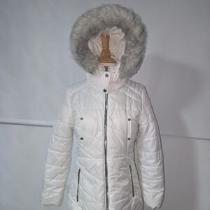 ✨ GUESS Winter Jacket – Stylish & Cozy ✨